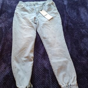 NWT Almost Famous Jogger Jeans Size L w/ Stretch